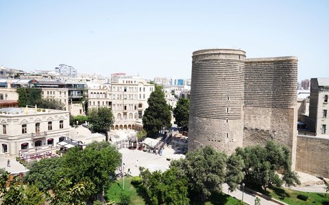 Blick auf Baku